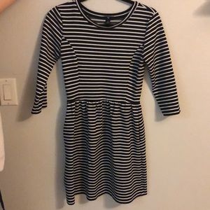 Gap 3/4 sleeve navy/white stripped dress
